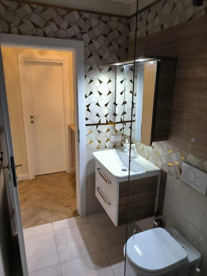 Luxury Airport Retreat Appartement Cluj-Napoca Buitenkant foto